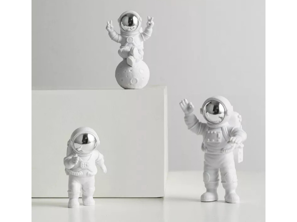 Moon figures