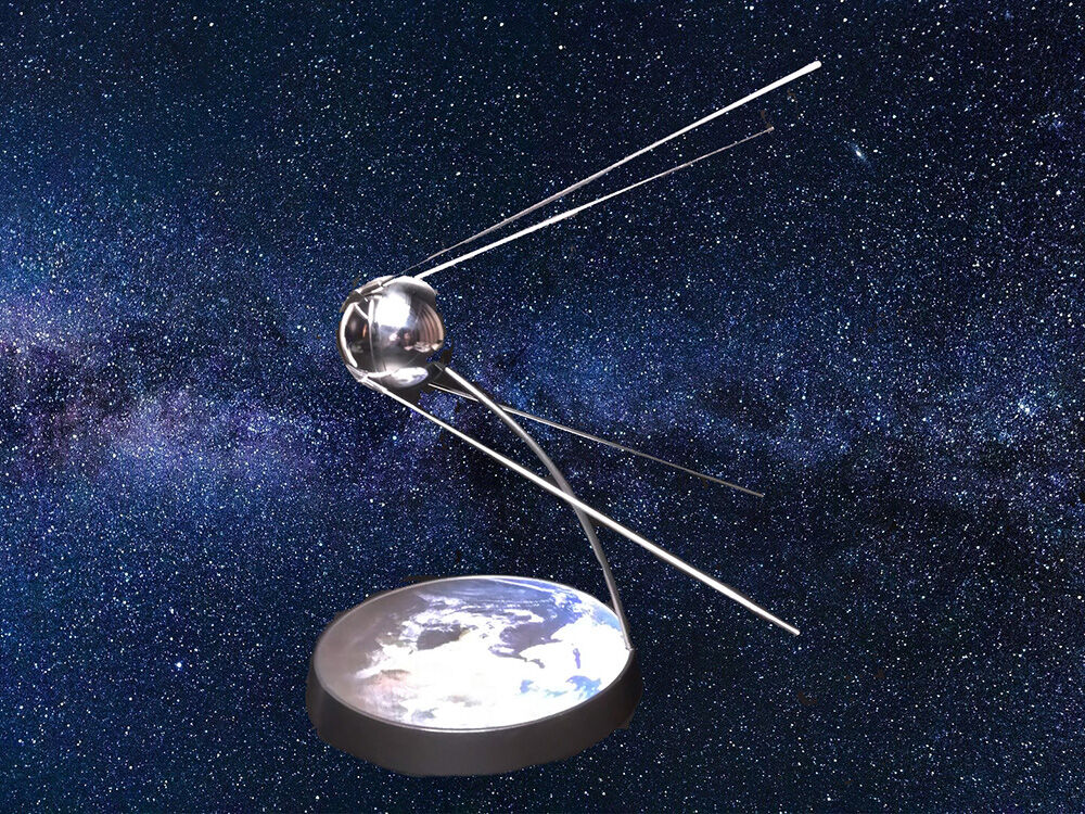 Искусственный спутник планеты. Макет спутника 1.