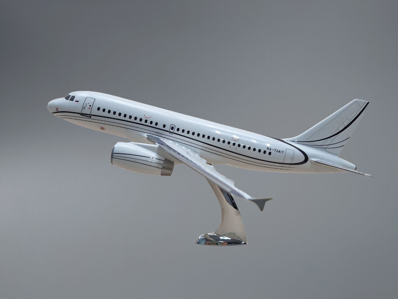  Airbus A319 [ ] (1:100) [RA-73417]
